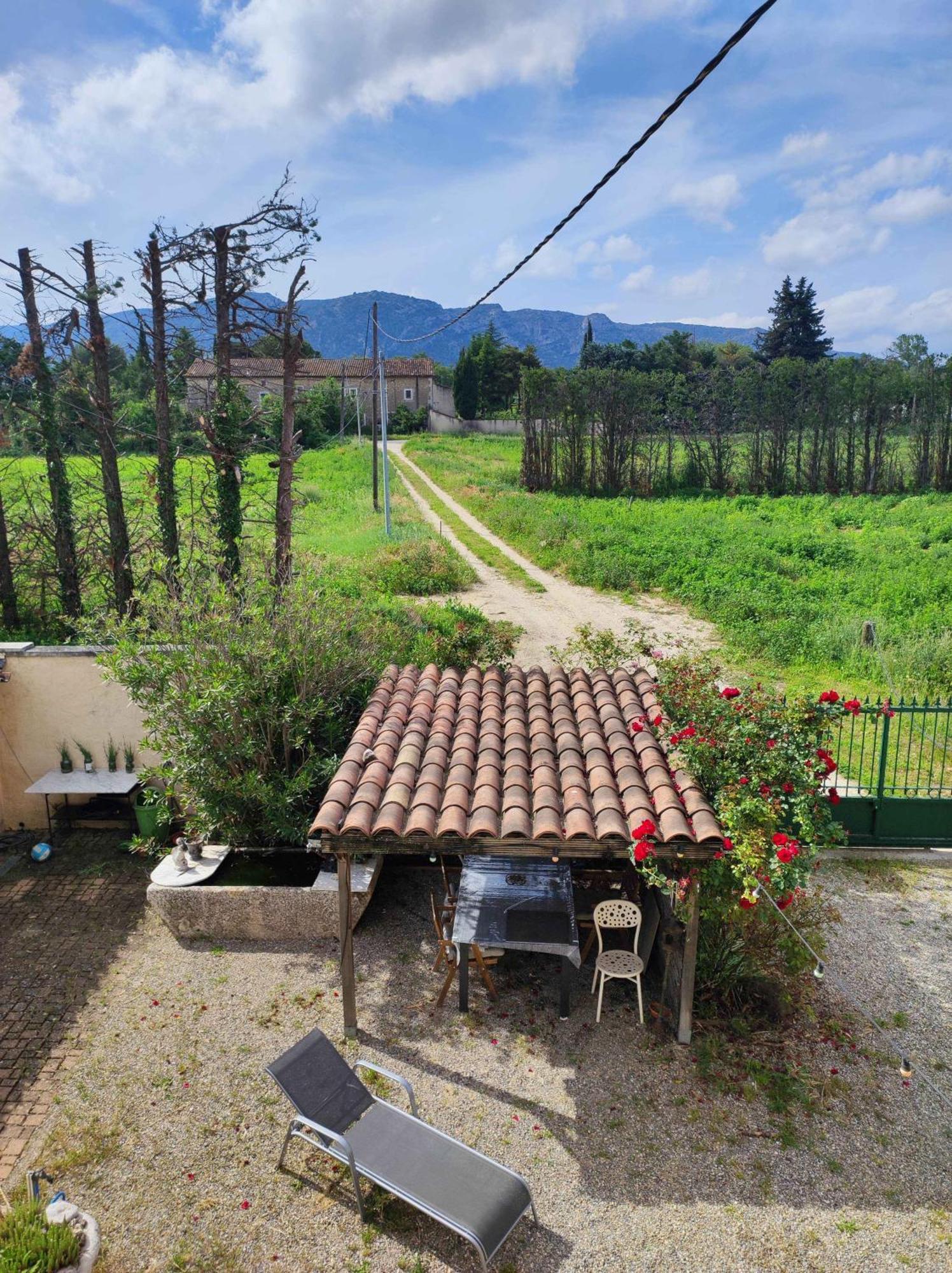Chambre 3 Personnes Avec Salle De Bain Dans Mas Du Luberon Robion en Luberon Exterior foto