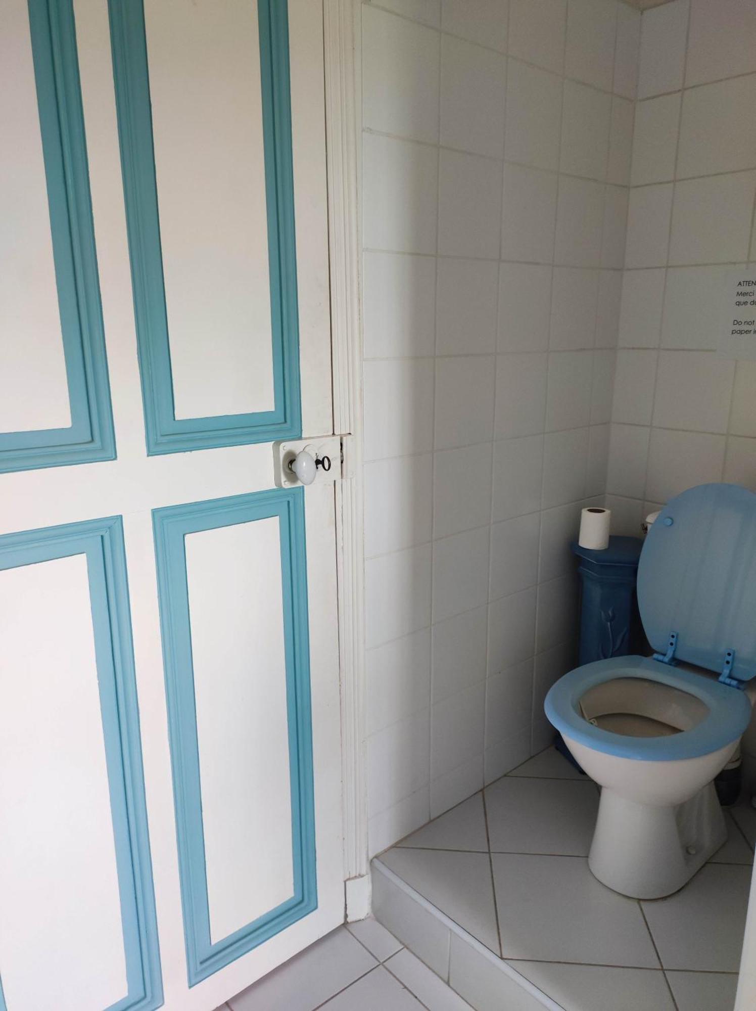 Chambre 3 Personnes Avec Salle De Bain Dans Mas Du Luberon Robion en Luberon Exterior foto