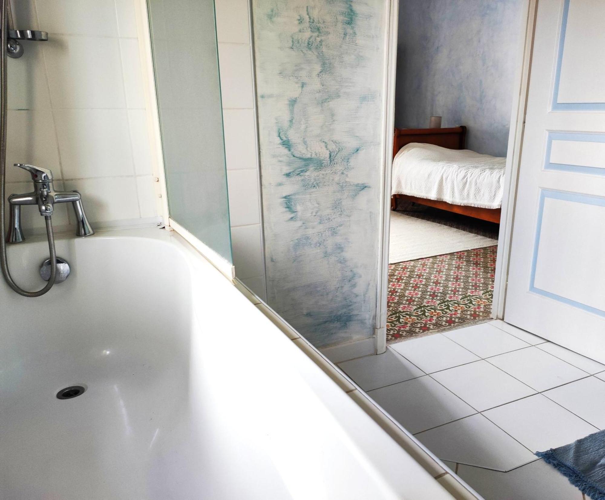 Chambre 3 Personnes Avec Salle De Bain Dans Mas Du Luberon Robion en Luberon Exterior foto